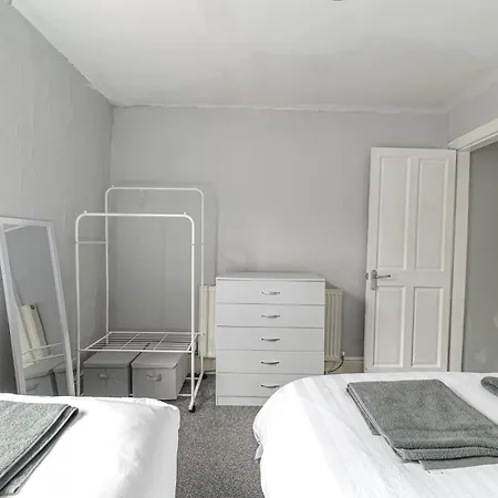 House- 3 Bedrooms