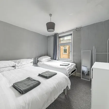 House- 3 Bedrooms